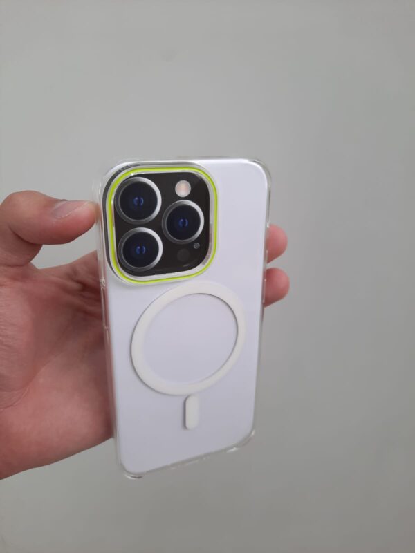 DEVIA FUNDA MAGNÉTICA CON MARCO DE CÁMARA COLORIDO 15 PRO